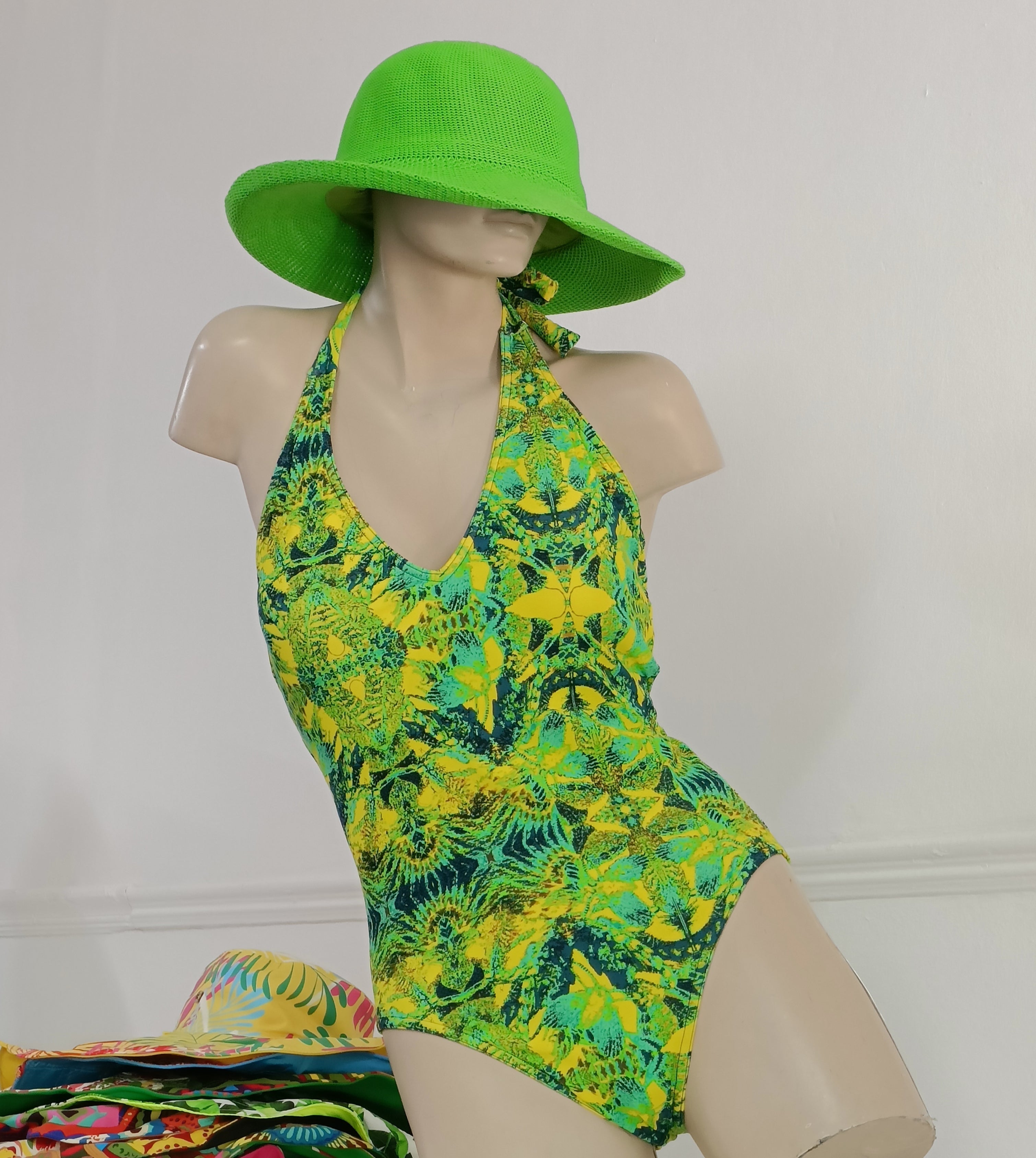 495 Ladies Bond Costume