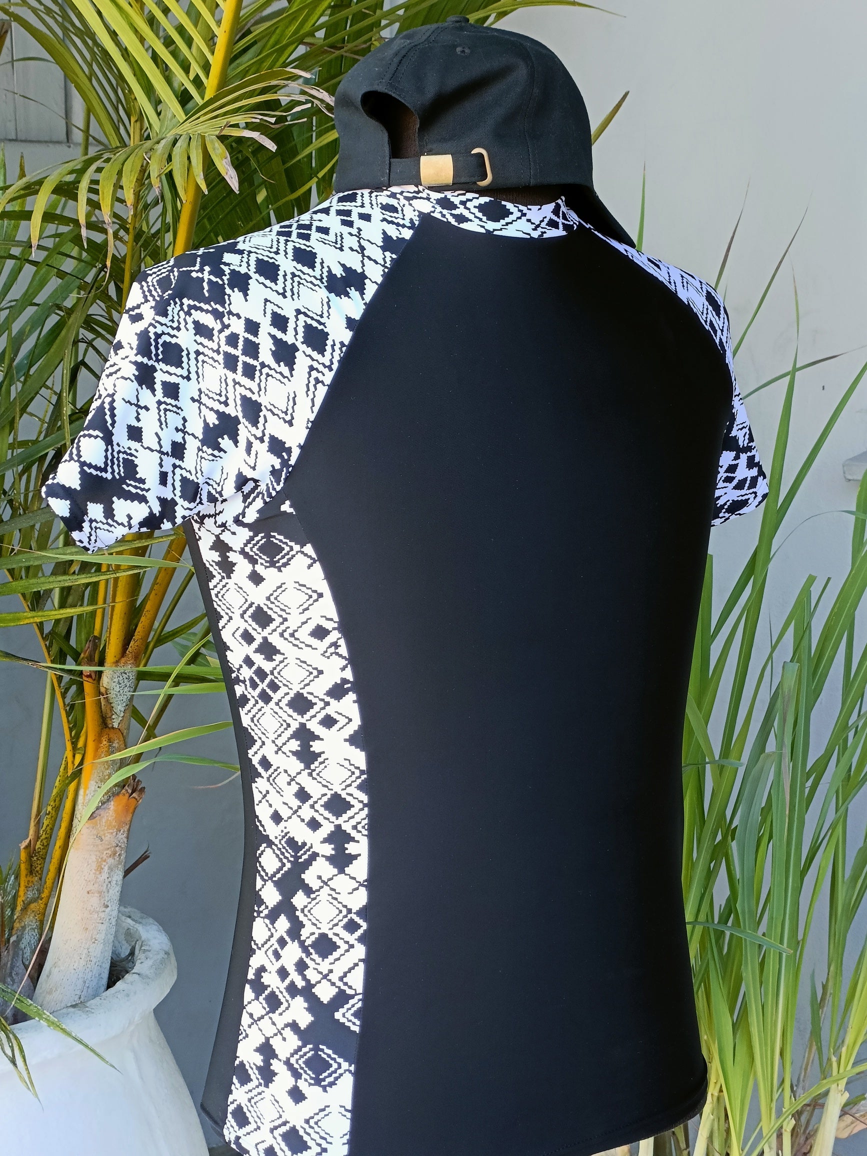 651 Adults Plain Rash Vest short sleeve with chest print 21/06